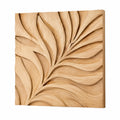 Wanddekoration 60 x 60 cm aus Holz in Natur mit geschnitztem Blattrelief für Innenräume